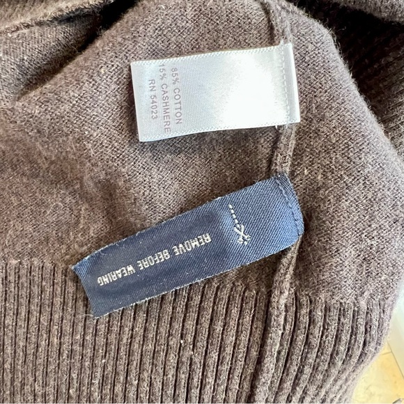 Men’s Banana Republic Half-Zip Sweater - Picture 5 of 5